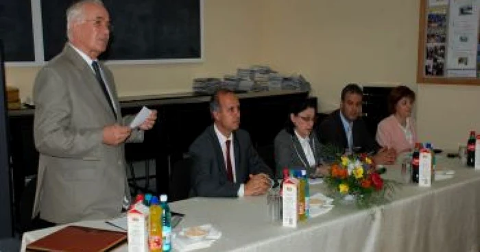 Brăila: Ministrul Educaţiei a stat de vorbă cu directorii şcolilor brăilene doua ore
