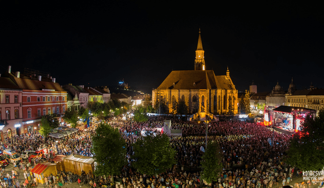 Imnurile României și Ungariei, intonate la Zilele Culturale Maghiare din Cluj. Reacția neașteptată a publicului