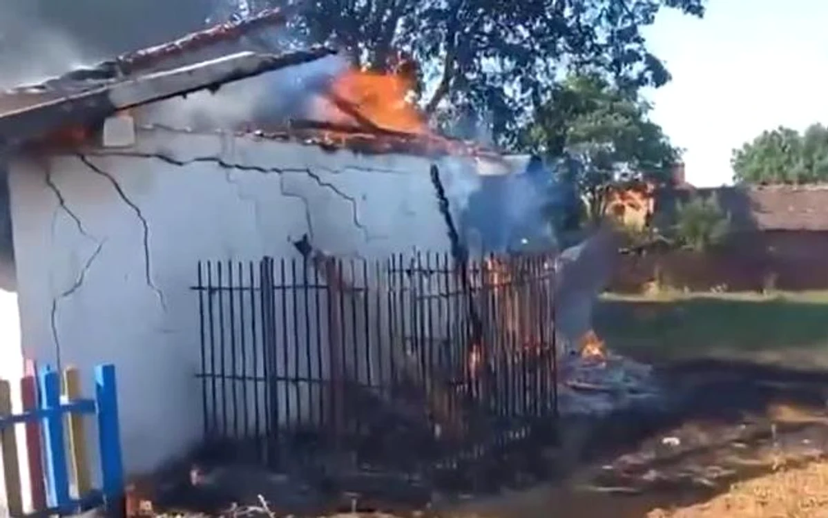 Flăcările au cuprins toaleta școlii FOTO: captură video TVR1