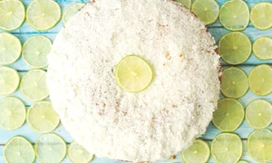 Tort cocos si lamaie verde jpeg