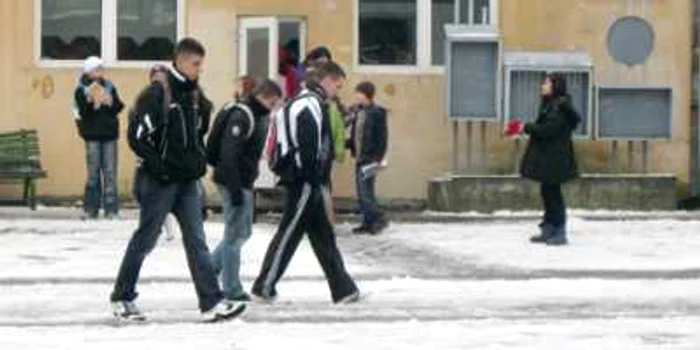 Tinerii resimt din greu efectele crizei
