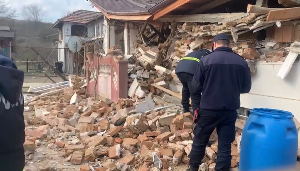 Cum gestionează specialiștii situația din Dolj, unde o casă a sărit în aer „Să plec de-aici? Nu-mi las eu gospodăria...”