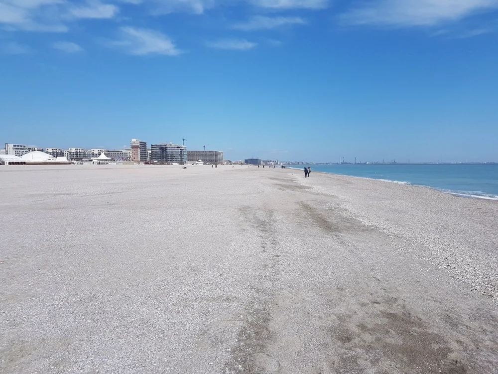 Porţiune de plajă lărgită în Mamaia Nord foto: Călin Gavrilaş