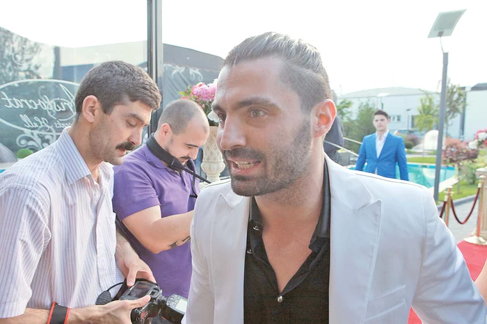 Pepe şi-a văzut de viaţă după despărţirea de Oana şi a avut numai de câştigat