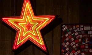 stallone lucreaza in bar jpeg