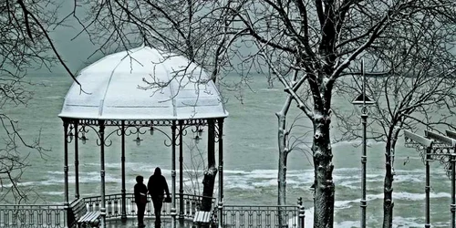 Iarna desenează imagini de basm de la ţărmul Mării Negre