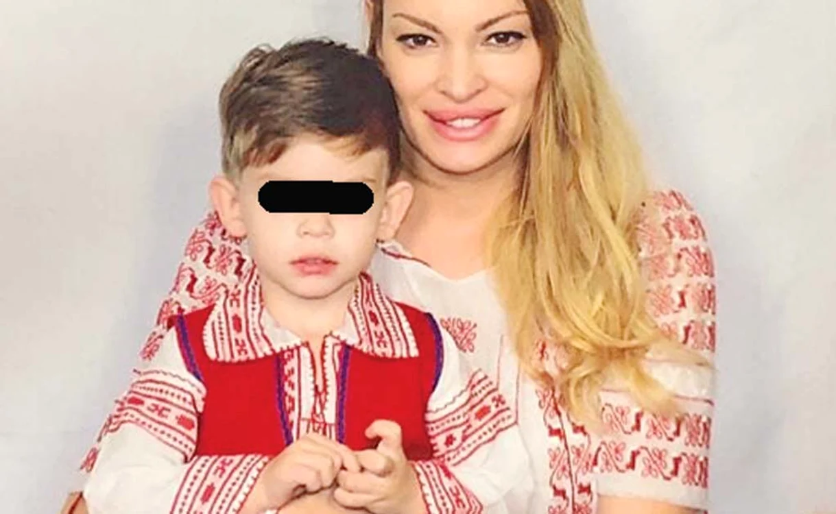 
    Valentina e topită după fiul ei   