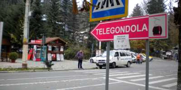 Poliţiştii îl caută pe băiat în toată staţiunea