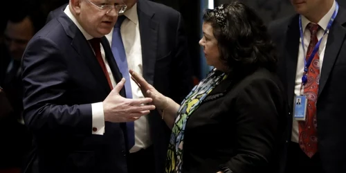 Discutie intre ambasadoarea britanica la ONU Karen Pierce si omologul sau rus Vasili Nebenzia in Consiiliul de Securitate FOTO EPA-EFE