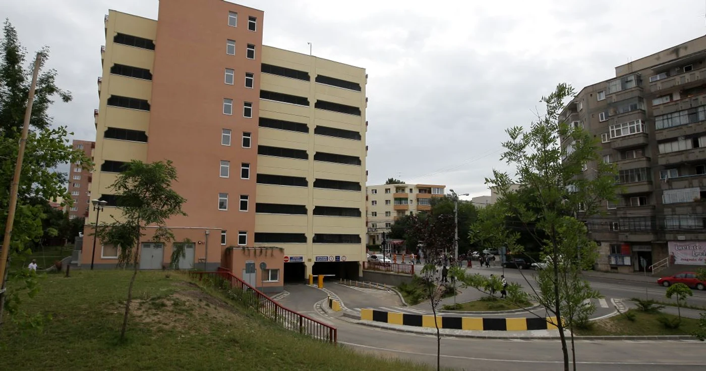 Aşa arată parkingul funcţional din Mănăştur, din zona Minerva. Foto Caius Raţiu