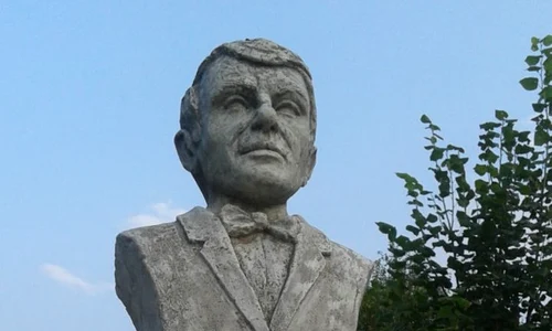 bust1 jpeg