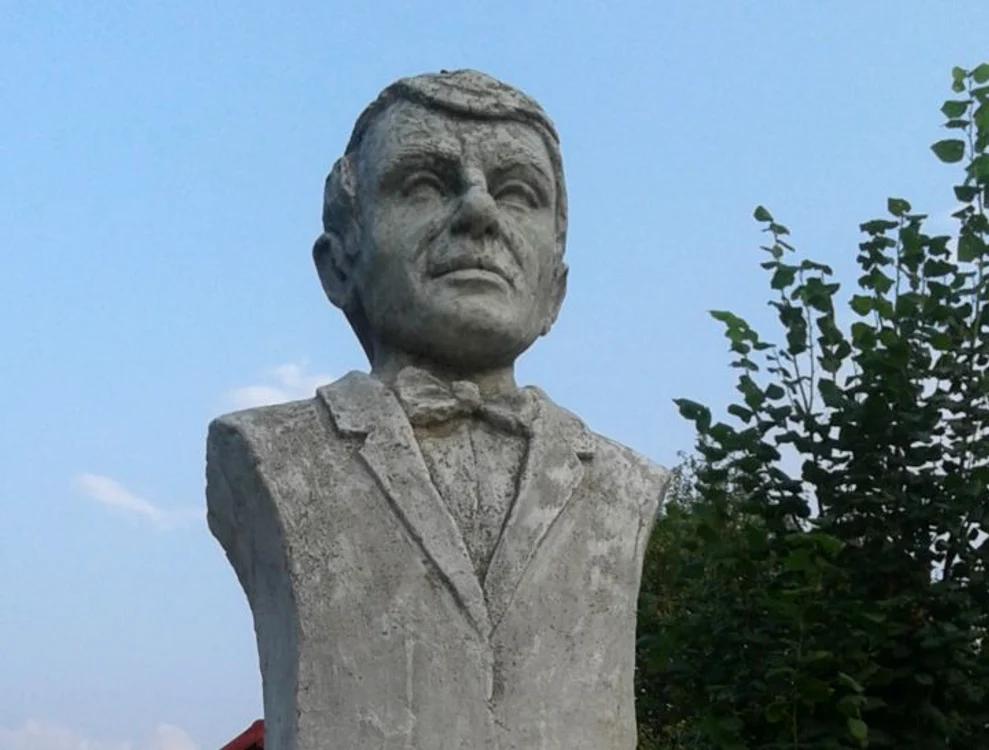Bustul lui Dan Spătaru, un omagiu adus marelui artistFoto: "Adevărul"