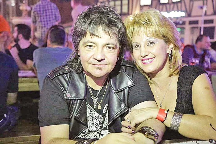 În ciuda greutăților, artistul și soția lui sunt optimiști