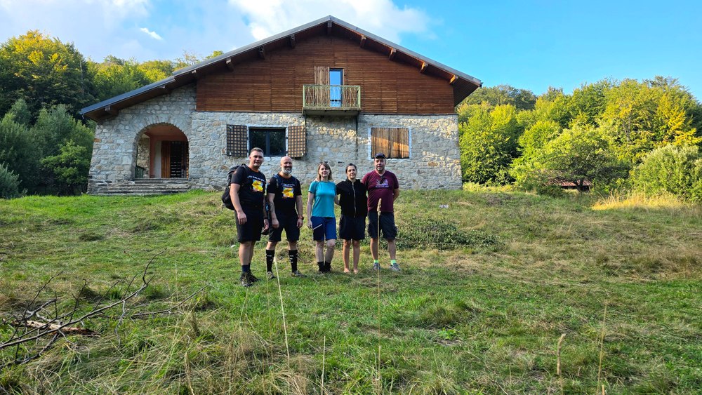 Via Transilvanica într-o zi. Interviu cu Radu Dumitru: „Este atât de solemnă atmosfera în aceste păduri, încât și-a găsit aici casă și un arbore Sequoiadendron giganteum”