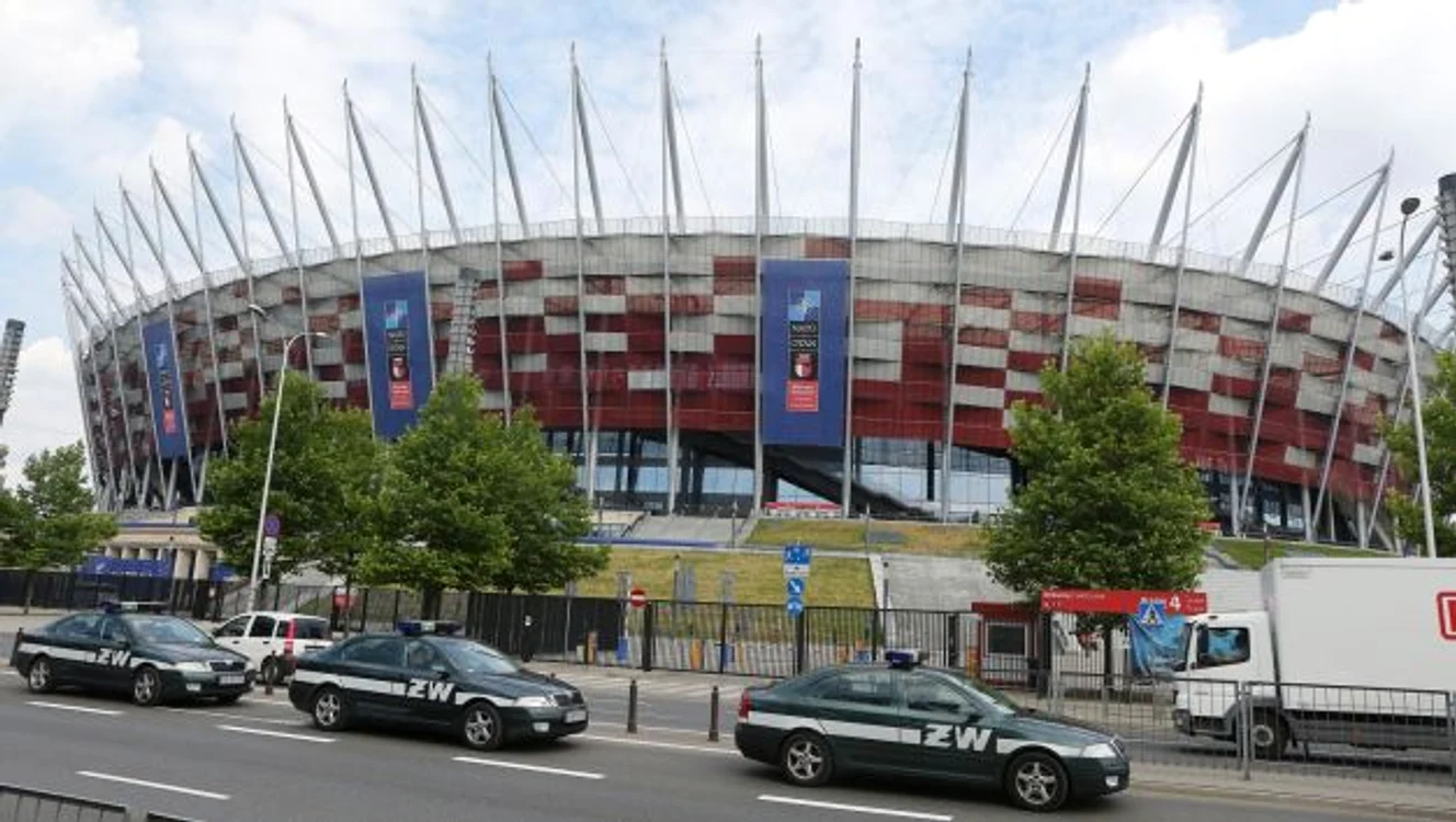 
    Summitul se desfășoară pe Stadionul Național din Varșovia, capitala Poloniei  