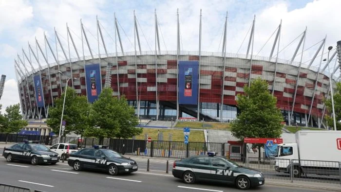 Summitul se desfășoară pe Stadionul Național din Varșovia, capitala Poloniei