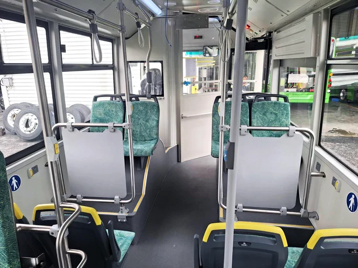 Imagine din interiorul unui autobuz electric