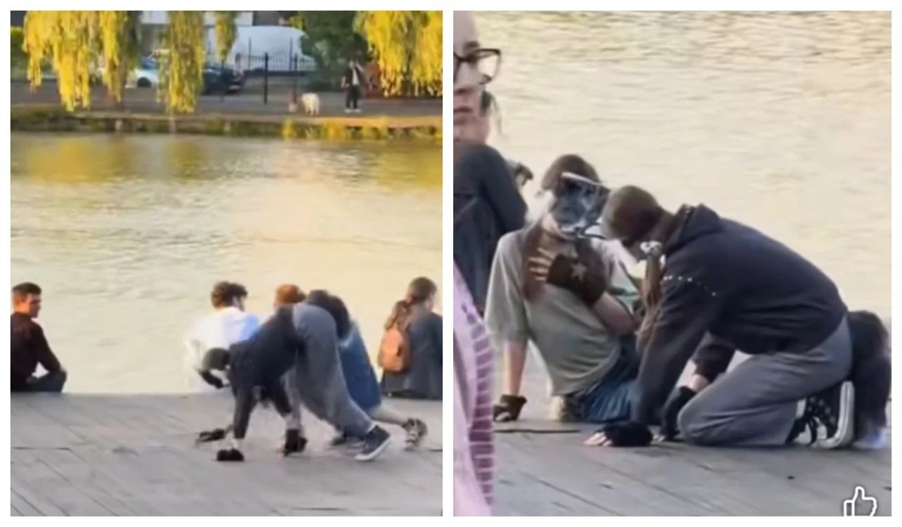 Doi tineri poartă costume de animale și merg în patru labe într-o zonă din Cluj / FOTO:Captură video