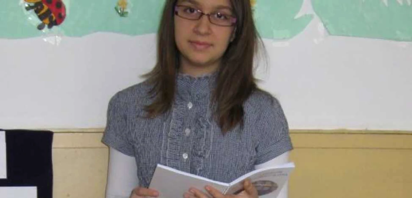 Ştefania vrea să publice o carte cu compunerile scrise de ea
