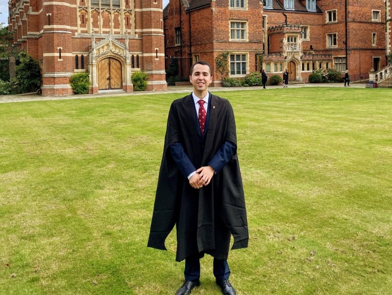 Românul de la Cambridge cu diplomă de „ambasador“ în Marea Britanie. Andrei Mărgeloiu a fost olimpic național la Informatică