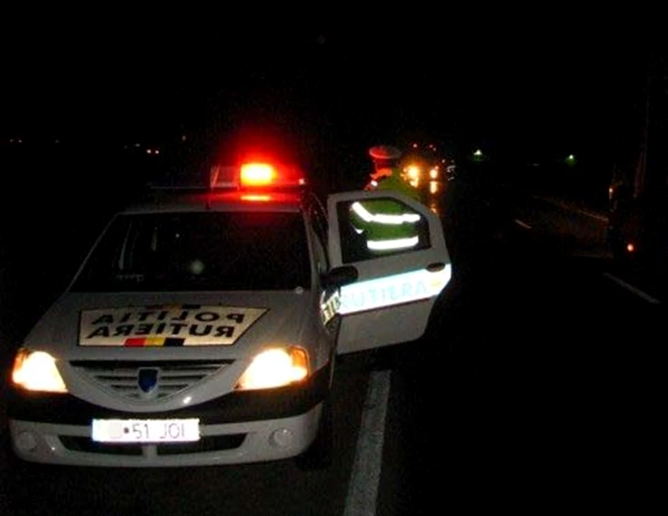 Un tânăr de 18 ani a fost urmărit de polițiști în noaptea de joi spre vineri.
