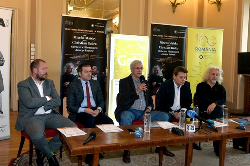 Conferinta prezidiu Mischa Maisky, Christian Badea, Andrei Dimitriu, Mirel Talos, Tiberiu Mercurian foto Mihai Cratofil jpg jpeg
