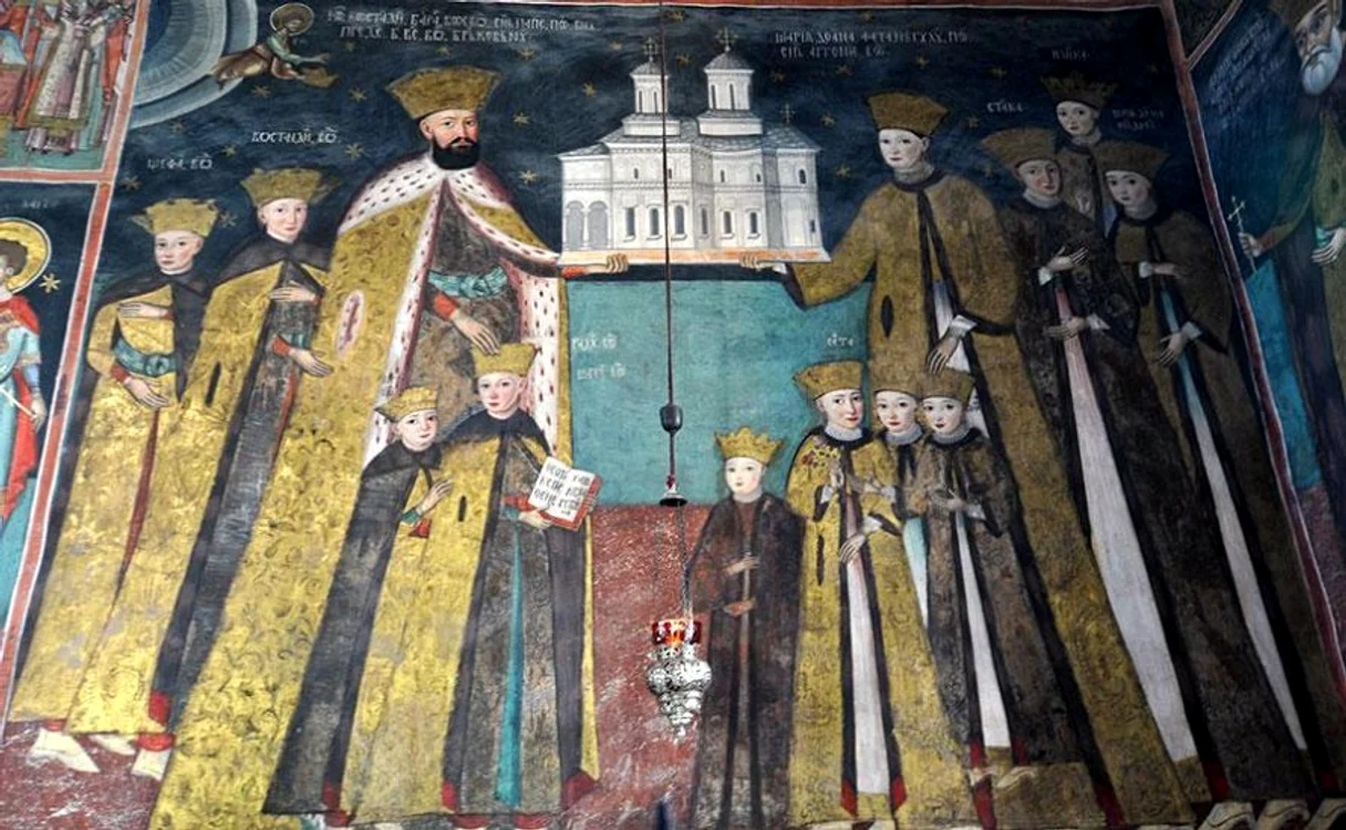 Doamna Marica Brâncoveanu, alături și soțul său și dei cei 11 copii. FOTO basilica.ro