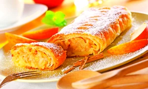 strudel cu mere si stafide jpeg