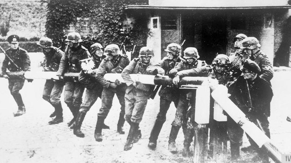 Decizia care ar fi putut pune capăt celui mai devastator război, în doar trei luni. Cum a fost lăsat Hitler să-și facă mendrele prin Europa