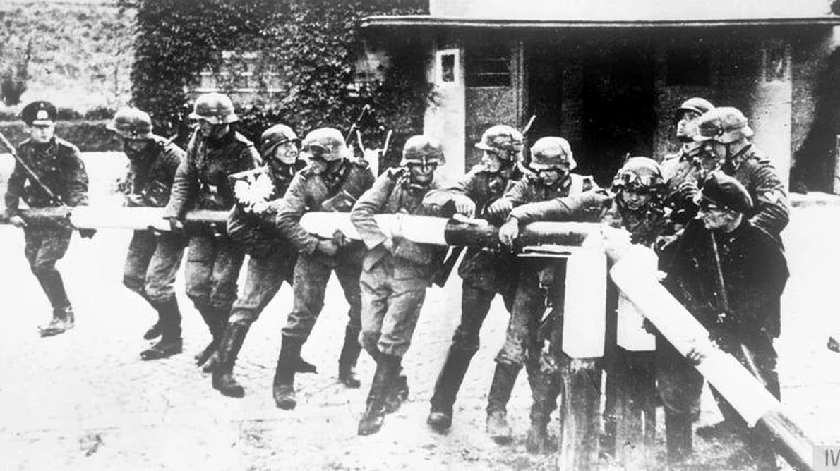 Calendar 1 septembrie: 1939   Germania nazistă a invadat Polonia, declanșând cel de al Doilea Război Mondial jpeg