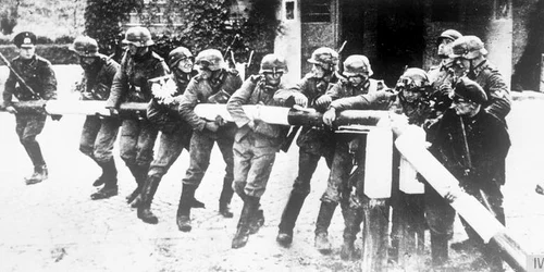 Calendar 1 septembrie: 1939   Germania nazistă a invadat Polonia, declanșând cel de al Doilea Război Mondial jpeg