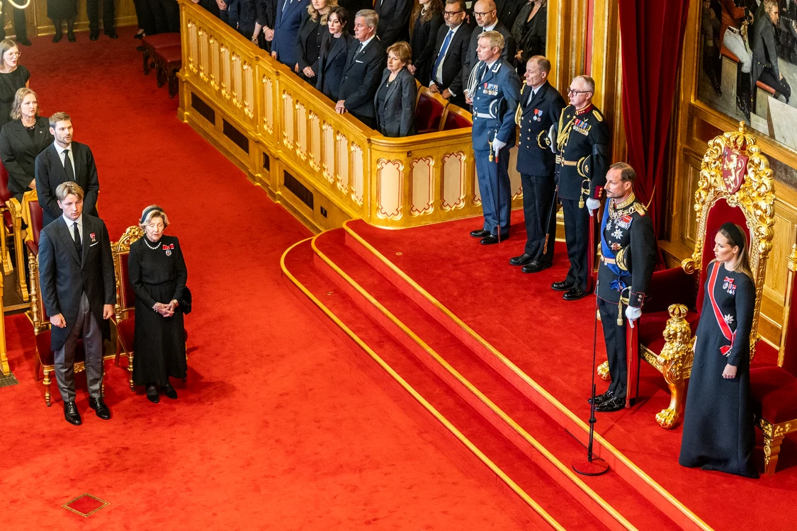 Prințul Sverre Magnus cu Regina Sonja și Regele Haakon cu Prințesa moștenitoare Ingrid Alexandra   GettyImages 2292993480  2 jpg
