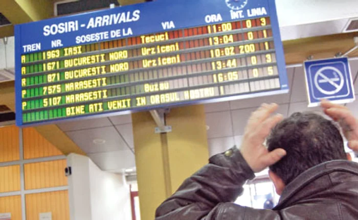 Călătorii care au încercat să plece de la Galaţi cu trenul au avut de aşteptat mai bine de trei ore
