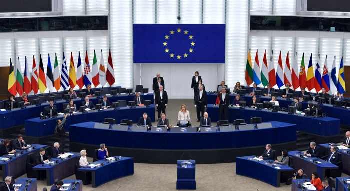Un europarlamentar român l-a felicitat pe Putin la tribuna Parlamentului European FOTO: Profimedia