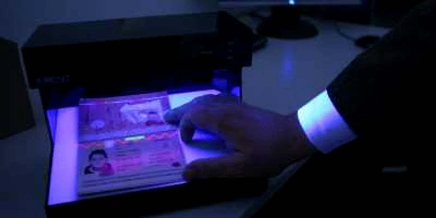 Noul document are mai multe elemente de securitate