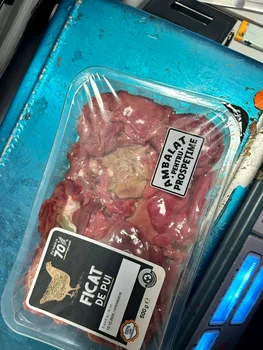 Carne stricată în magazine FOTO: ANPC