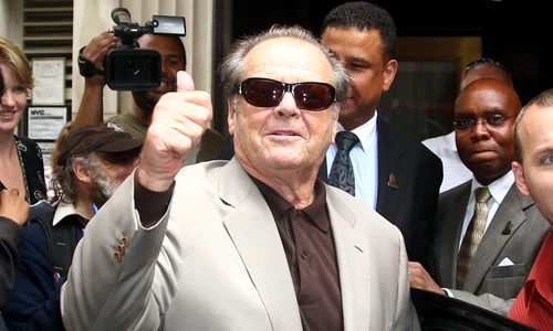 Jack Nicholson Takes Time Out For His Fans! jpeg