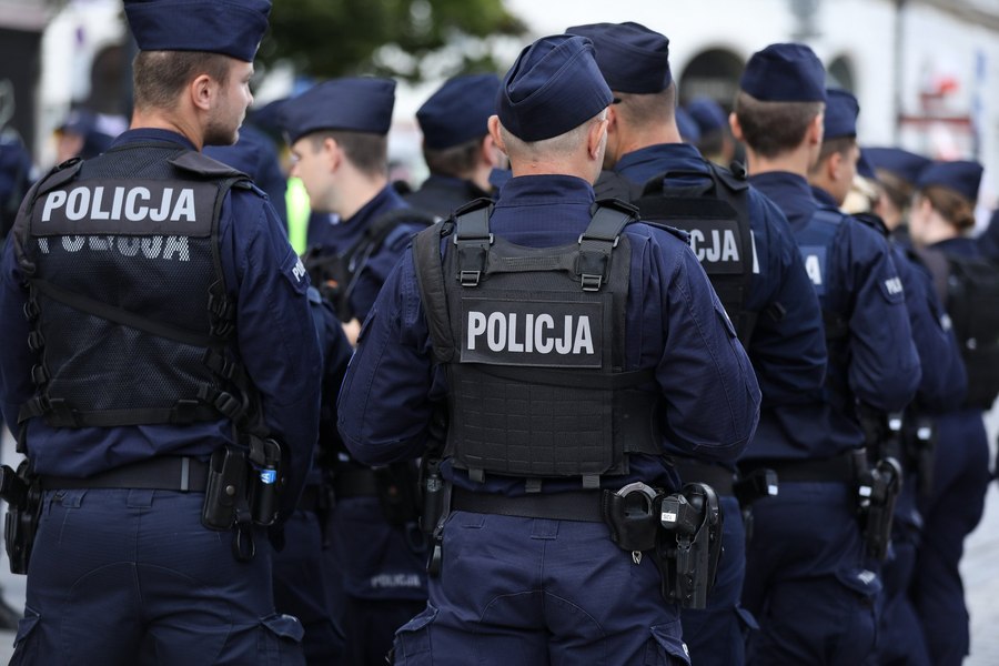 MAE avertizează românii: controale prelungite la frontierele Poloniei cu Germania și Lituania