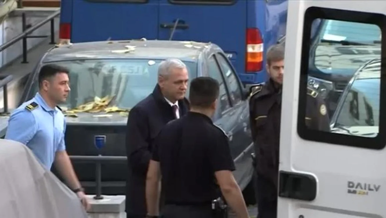 Liviu Dragnea a renunțat la mustață în pușcărie