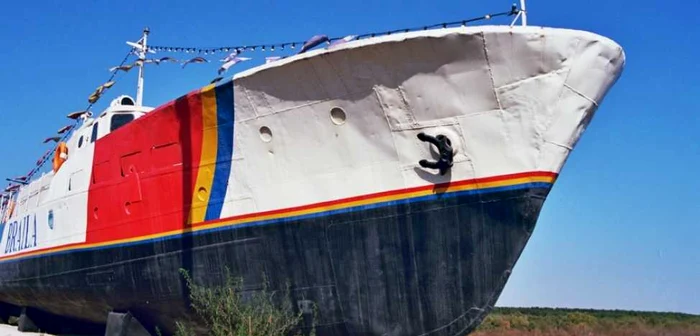 Una dintre cele două nave expuse în prezent la porţile Brăilei FOTO Florentin Coman