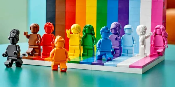 LEGO pentru comunitatea LGBTQ+ foto