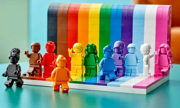 LEGO pentru comunitatea LGBTQ+ foto