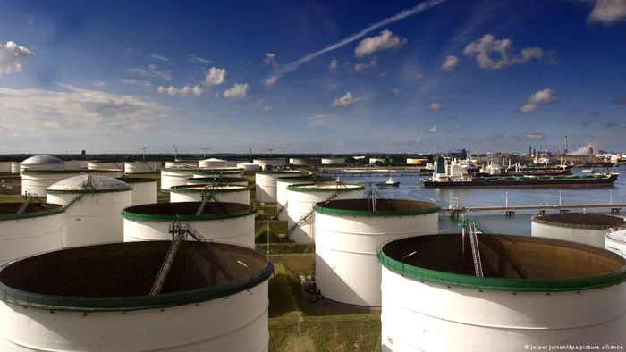 Rezerve strategice de petrol în Țările de Jos, în portul Rotterdam