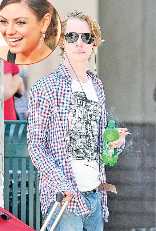 
    Actorul din “Singur  acasă” zice că nu poate  să trăiască fără Mila Kunis  