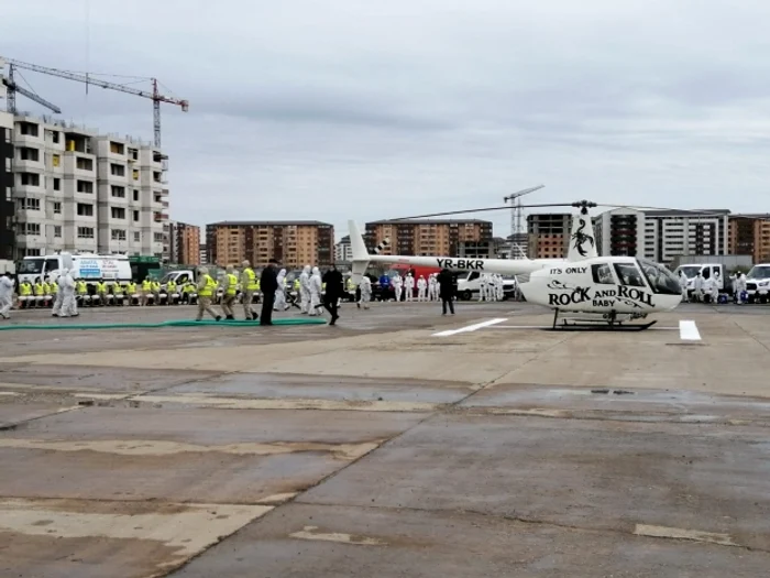 Armata care execută dezinfecția sectorului 6 are de ieri la dispoziție și un elicopter