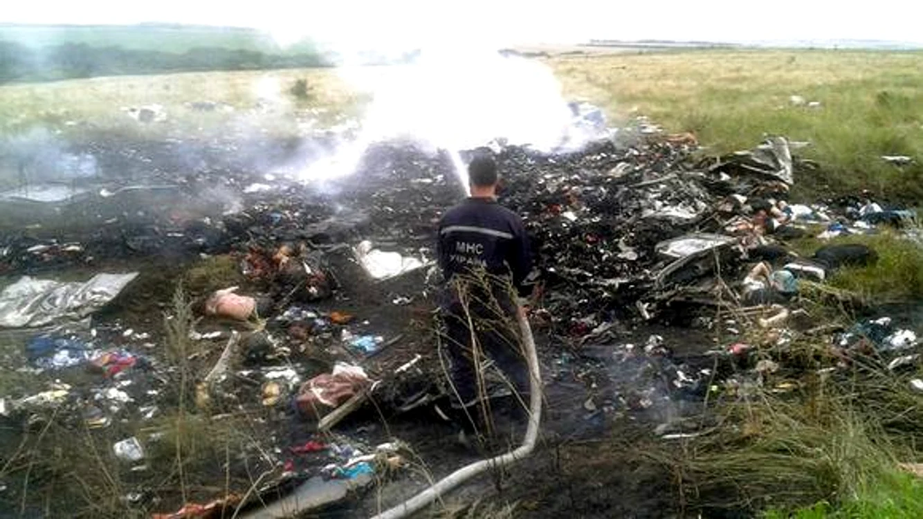 
    Aeronava ar fi fost doborâtă de o rachetă. Nu există supravieţuitori  