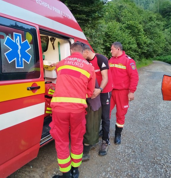  Femeie grav rănită de un animal din gospodărie, la Vișeul de Sus, salvată de echipajul Salvamont