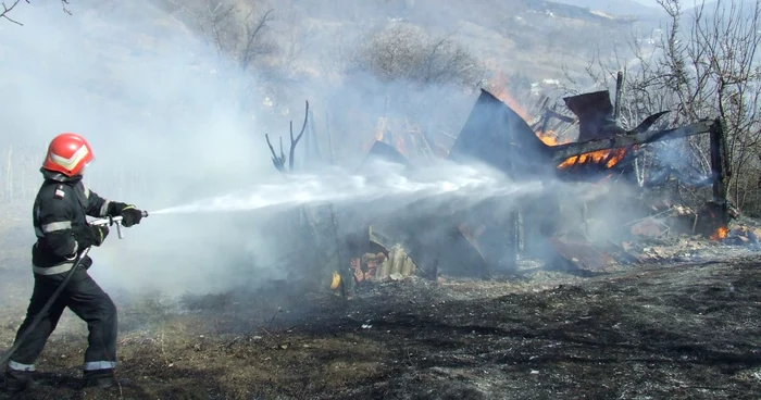 Incendii in 34 de localitati valcene intr-o singura zi