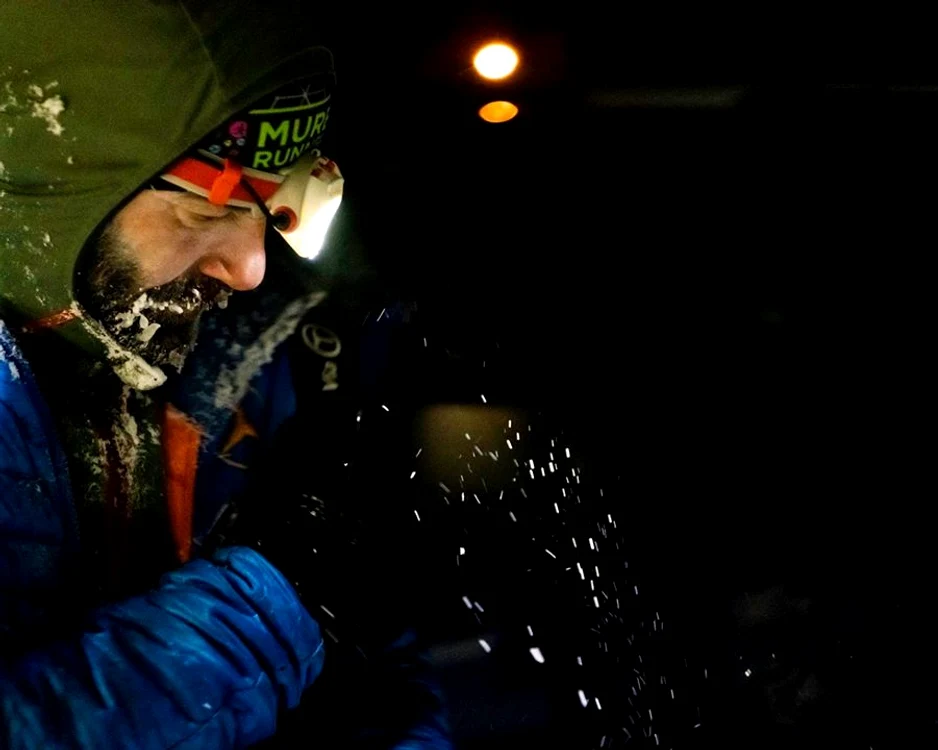 
    Tibi Ușeriu se află pe ultimii 100 km în cursa Yukon Arctic Ultra, cea mai dură cursă din lume. Mai sunt patru concurenți în maraton, iar Tibi este al doileaFoto: tasuleasasocial.ro  