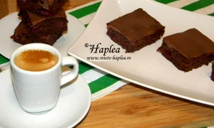 brownies cu visine poza 10 jpeg